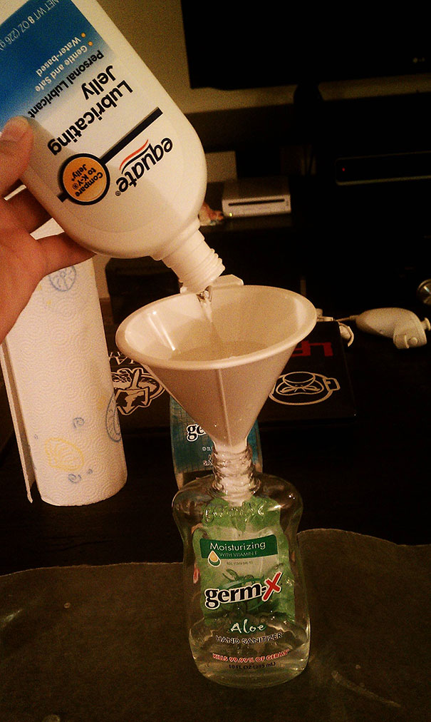 funny-aprils-fool-office-pranks-15 funny-aprils-fool-office-pranks-15