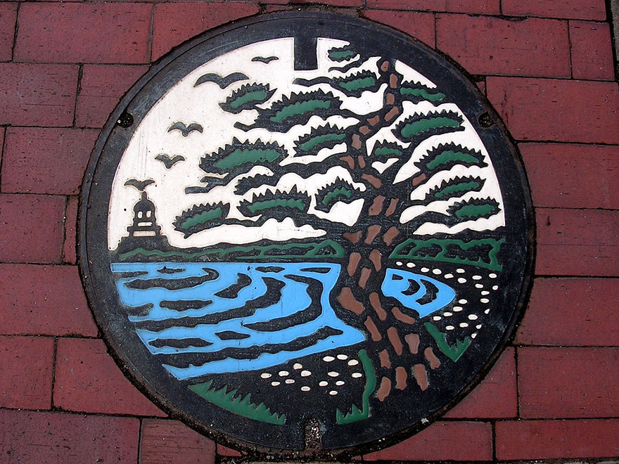 japanese-manhole-covers-16 japanese-manhole-covers-16