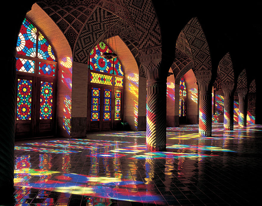 Every Morning, This Stunning Mosque In Iran Is Illuminated With All Of The Colors Of The Rainbow Every Morning, This Stunning Mosque In Iran Is Illuminated With All Of The Colors Of The Rainbow