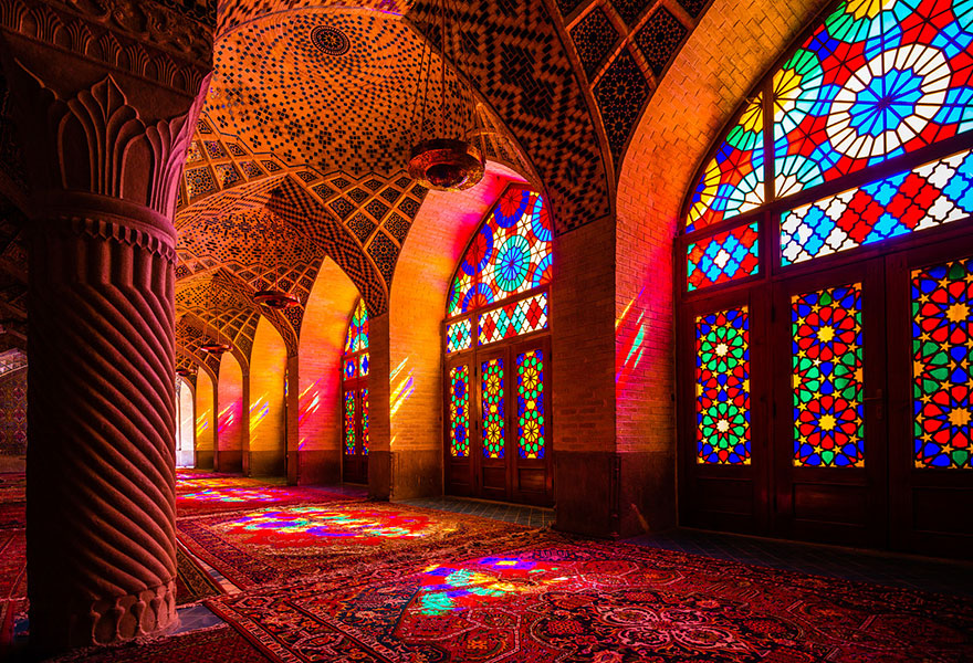 Every Morning, This Stunning Mosque In Iran Is Illuminated With All Of The Colors Of The Rainbow Every Morning, This Stunning Mosque In Iran Is Illuminated With All Of The Colors Of The Rainbow