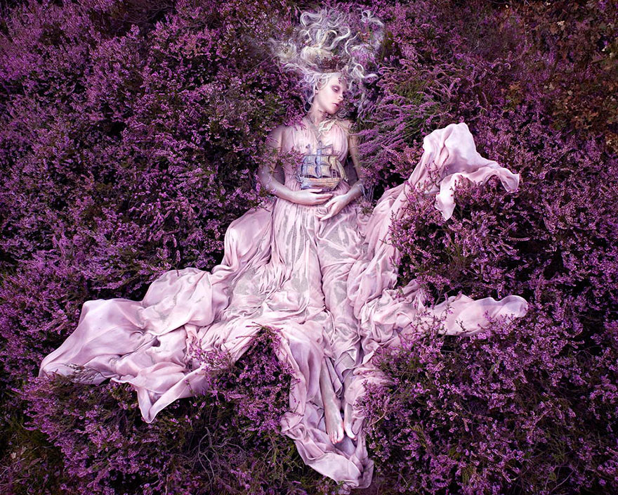 surreal-photography-kirsty-mitchell-17 surreal-photography-kirsty-mitchell-17