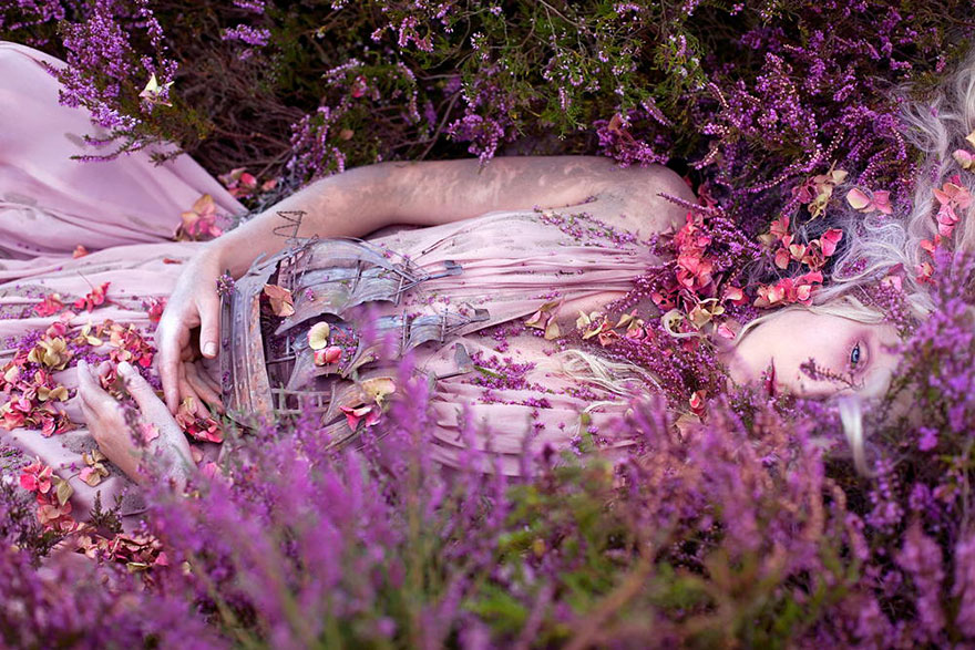 surreal-photography-kirsty-mitchell-18 surreal-photography-kirsty-mitchell-18