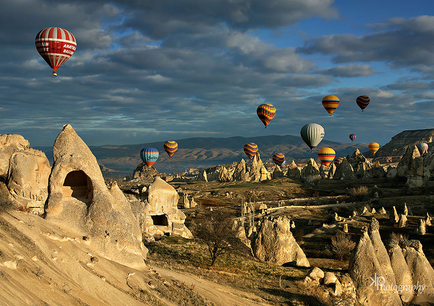 Flying balloons in Cappadocia, Turkey Flying balloons in Cappadocia, Turkey