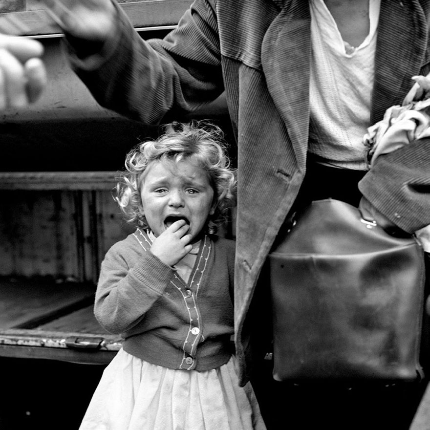 street-photos-new-york-1950s-vivian-mayer-38 street-photos-new-york-1950s-vivian-mayer-38