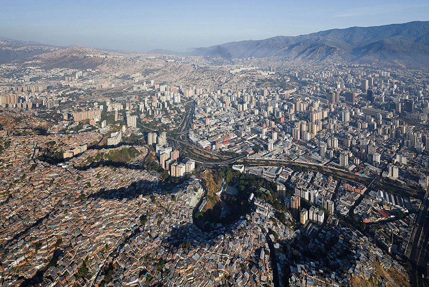 tower-of-david-caracas-abandoned-skyscraper-iwan-baan-6