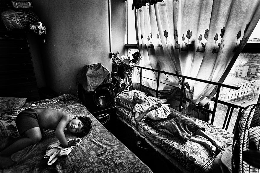 tower-of-david-caracas-abandoned-skyscraper-sebastian liste-1 tower-of-david-caracas-abandoned-skyscraper-sebastian liste-1