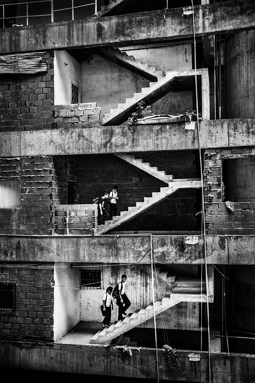 tower-of-david-caracas-abandoned-skyscraper-sebastian liste-4