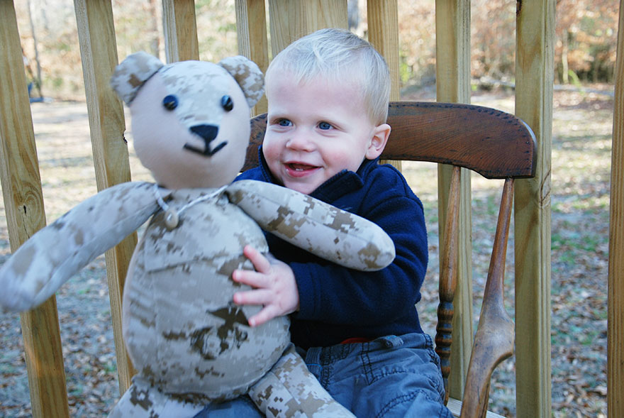 matthew-freeman-project-soldier-uniform-teddy-bears-5 matthew-freeman-project-soldier-uniform-teddy-bears-5