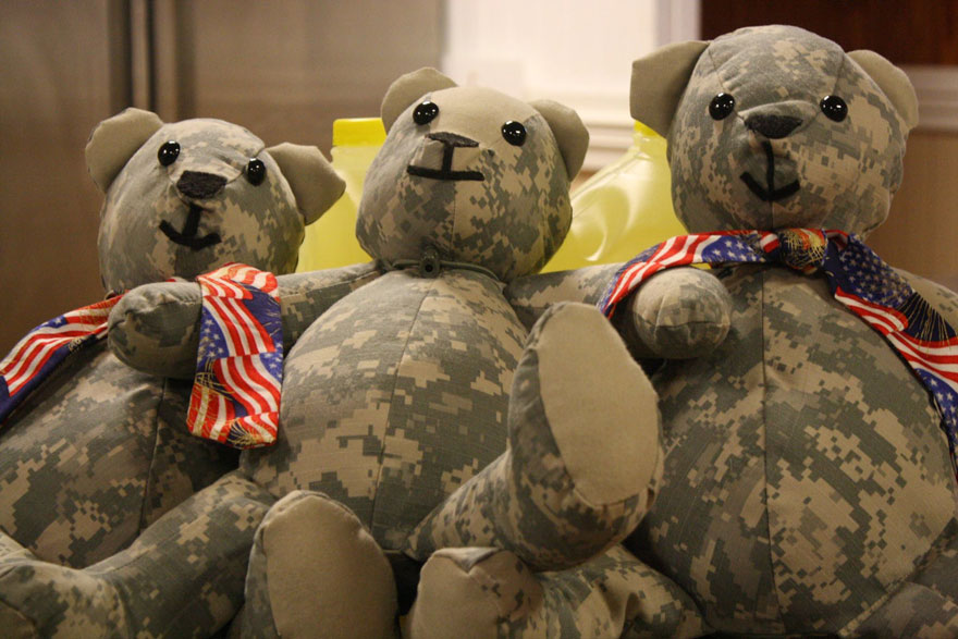 matthew-freeman-project-soldier-uniform-teddy-bears-6 matthew-freeman-project-soldier-uniform-teddy-bears-6