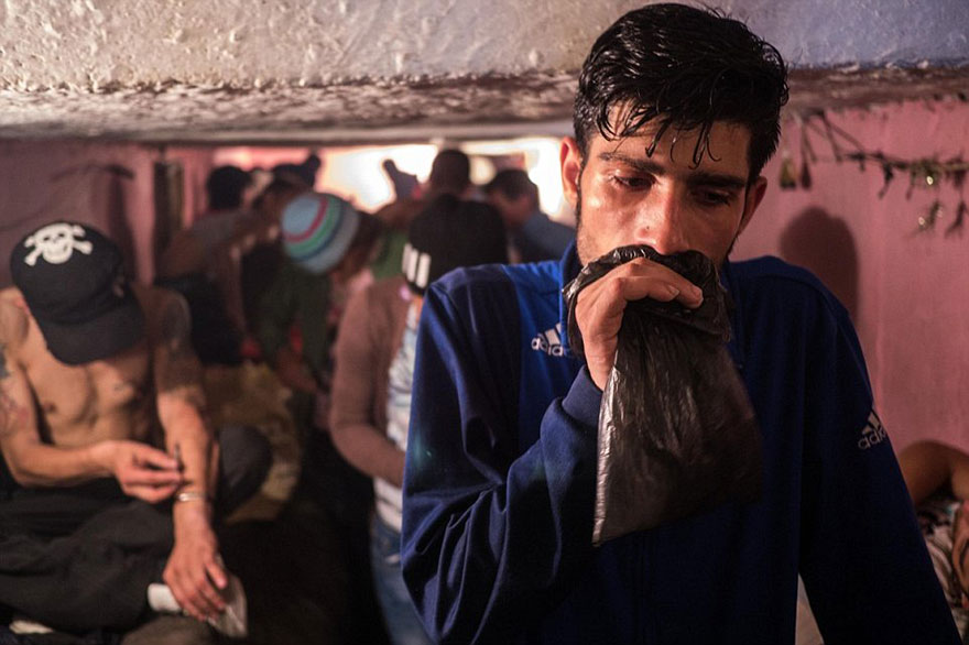 underground-sewer-life-bruce-lee-bucharest-2 underground-sewer-life-bruce-lee-bucharest-2