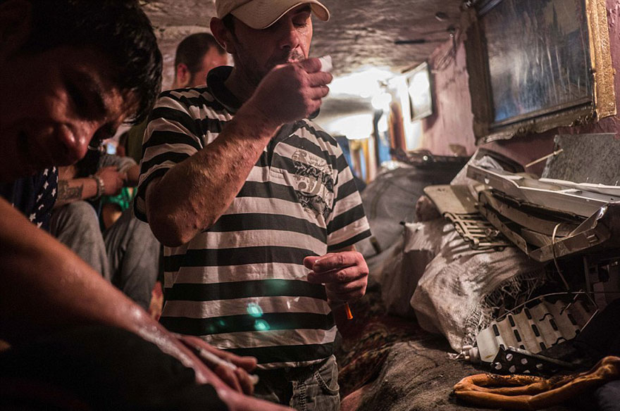 underground-sewer-life-bruce-lee-bucharest-7 underground-sewer-life-bruce-lee-bucharest-7