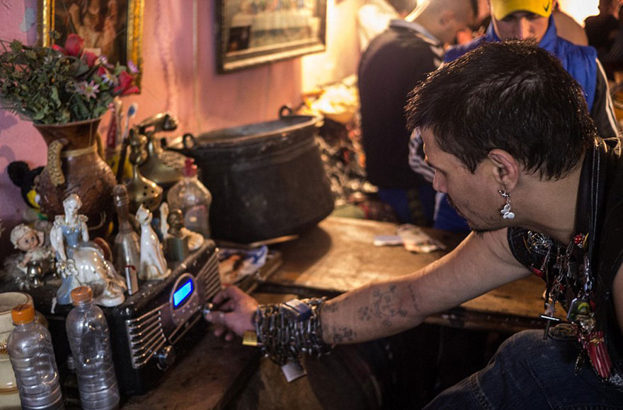underground-sewer-life-bruce-lee-bucharest-9 underground-sewer-life-bruce-lee-bucharest-9