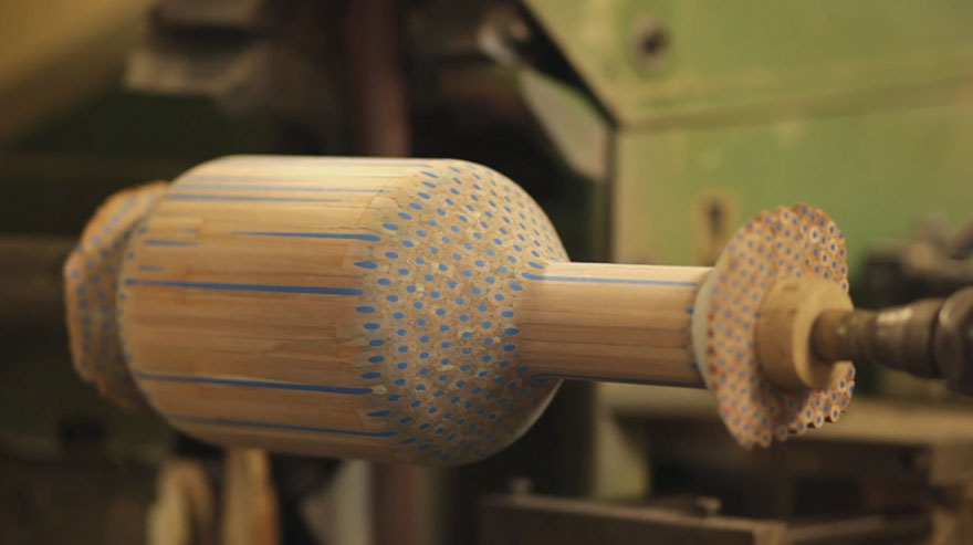 pencil-vase-amalgamated-studio-markunpoika-5 pencil-vase-amalgamated-studio-markunpoika-5