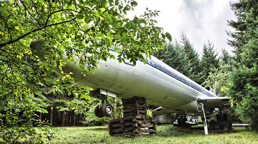 retired-boeing-727-recycled-home-bruce-campbell-14 retired-boeing-727-recycled-home-bruce-campbell-14