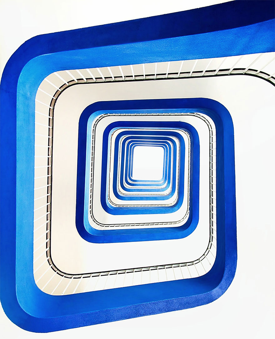 30 Mesmerizing Examples of Spiral Staircase Photography 30 Mesmerizing Examples of Spiral Staircase Photography
