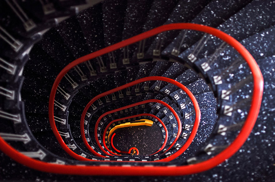 30 Mesmerizing Examples of Spiral Staircase Photography 30 Mesmerizing Examples of Spiral Staircase Photography