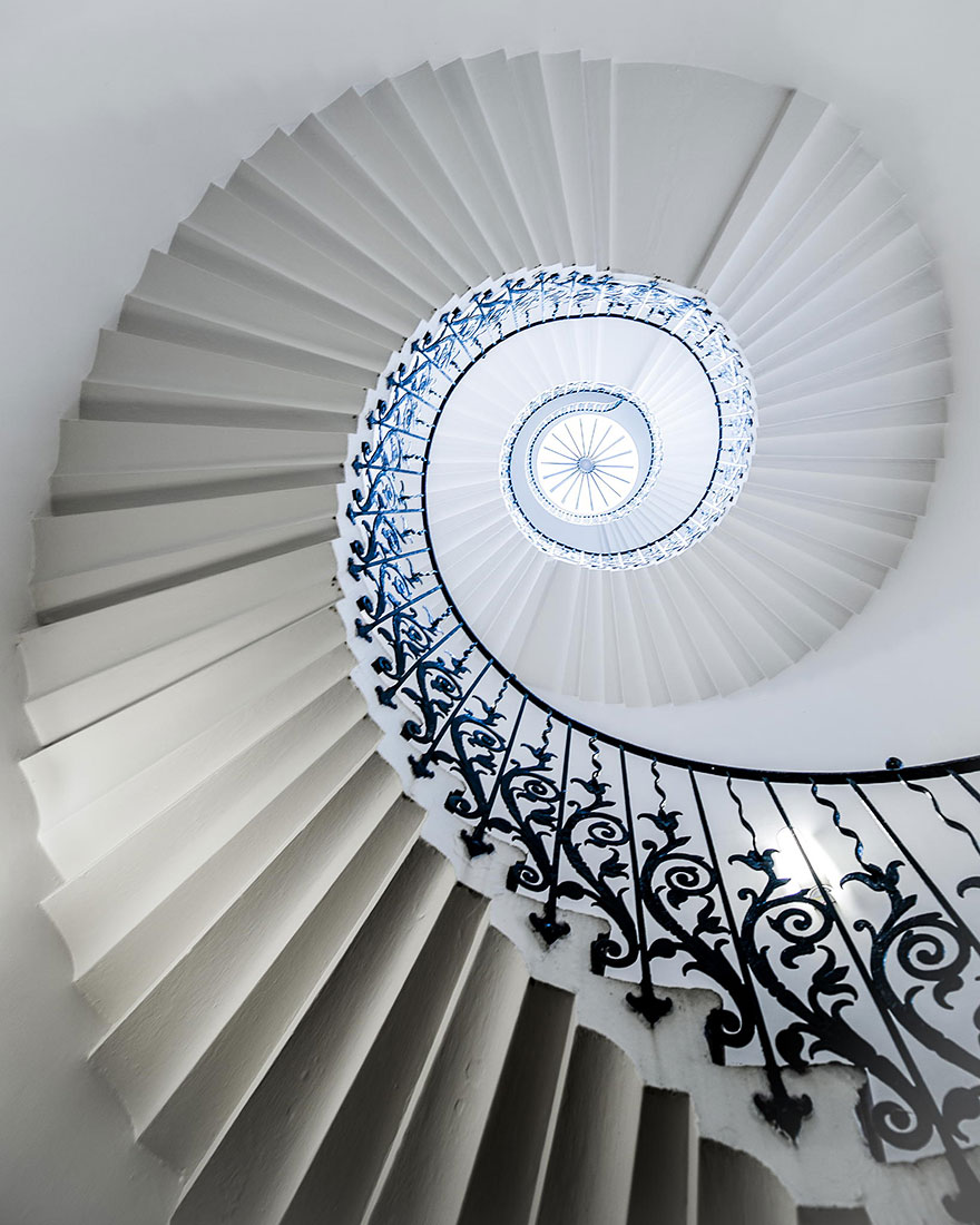 30 Mesmerizing Examples of Spiral Staircase Photography 30 Mesmerizing Examples of Spiral Staircase Photography