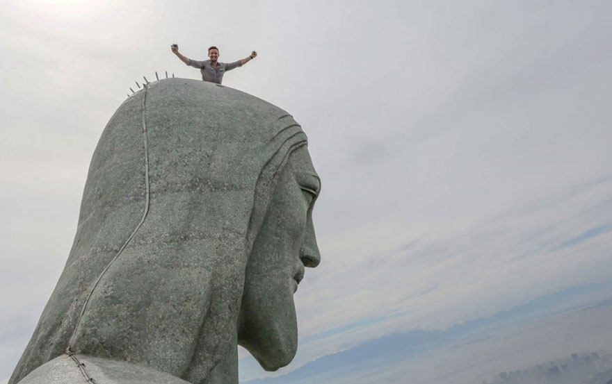 ultimate-selfie-brazil-christ-statue-rio-thompson-4