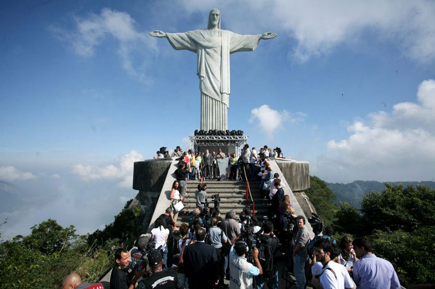 ultimate-selfie-brazil-christ-statue-rio-thompson-5 ultimate-selfie-brazil-christ-statue-rio-thompson-5