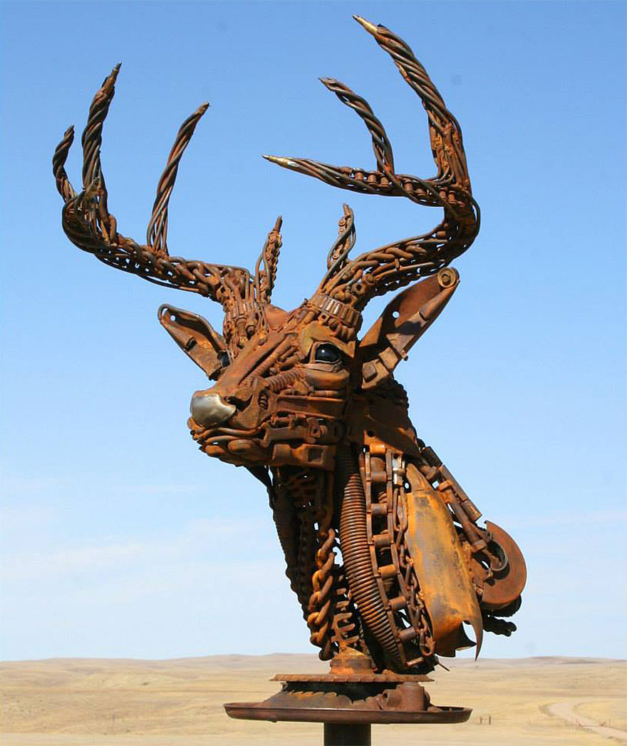welded-scrap-metal-sculptures-john-lopez-1 welded-scrap-metal-sculptures-john-lopez-1