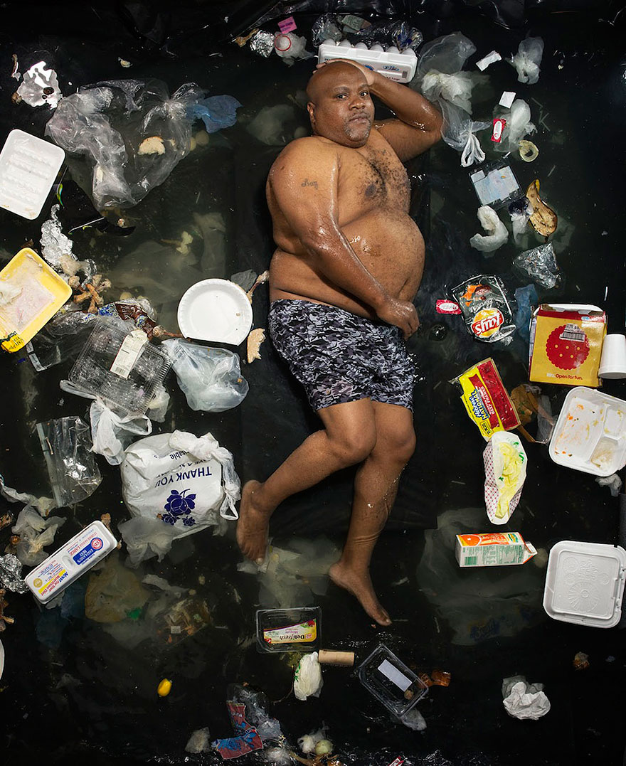 7-days-of-garbage-environmental-photography-gregg-segal-1 7-days-of-garbage-environmental-photography-gregg-segal-1