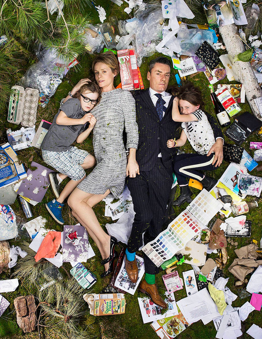 7-days-of-garbage-environmental-photography-gregg-segal-12 7-days-of-garbage-environmental-photography-gregg-segal-12