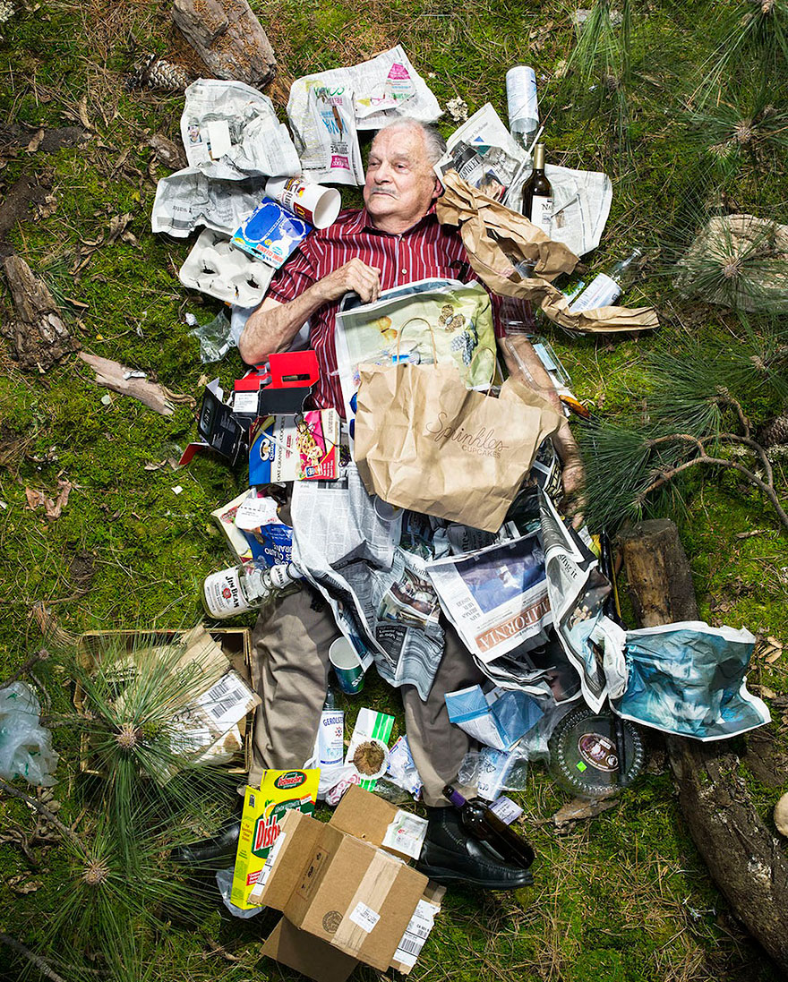7-days-of-garbage-environmental-photography-gregg-segal-6 7-days-of-garbage-environmental-photography-gregg-segal-6