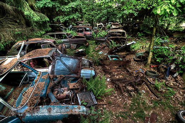chatillon-car-graveyard-abandoned-cars-cemetery-belgium-11 chatillon-car-graveyard-abandoned-cars-cemetery-belgium-11