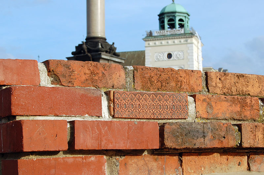 crochet-lace-street-art-nespoon-10 crochet-lace-street-art-nespoon-10