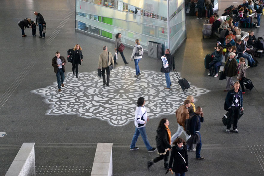 crochet-lace-street-art-nespoon-16 crochet-lace-street-art-nespoon-16