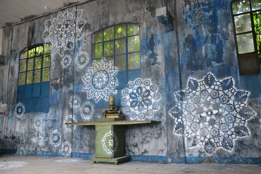 crochet-lace-street-art-nespoon-3 crochet-lace-street-art-nespoon-3