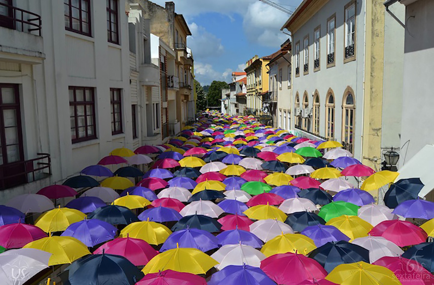 floating-umbrellas-agueda-portugal-2014-13 floating-umbrellas-agueda-portugal-2014-13