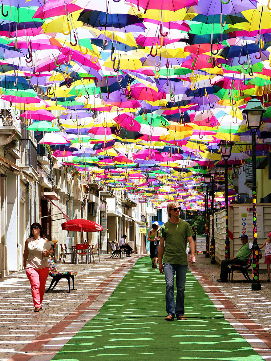 floating-umbrellas-agueda-portugal-2014-4 floating-umbrellas-agueda-portugal-2014-4