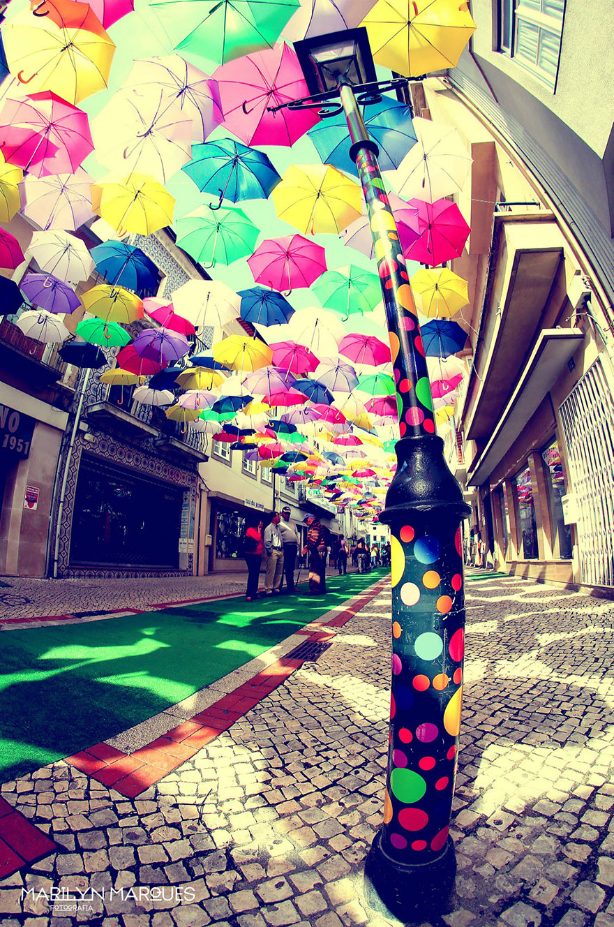 floating-umbrellas-agueda-portugal-2014-9 floating-umbrellas-agueda-portugal-2014-9