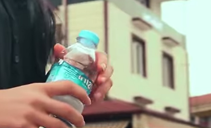 stray-dog-food-vending-machine-recycling-pugedon-2 stray-dog-food-vending-machine-recycling-pugedon-2