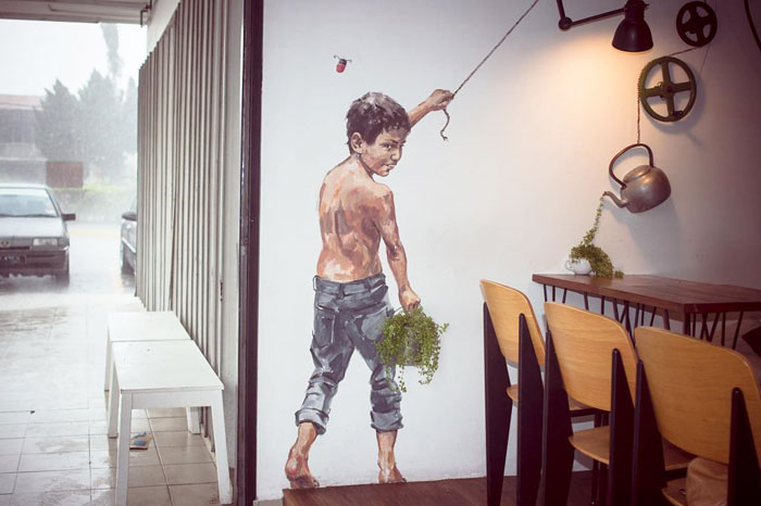 street-art-interacts-with-nature-29 street-art-interacts-with-nature-29