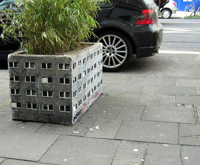 street-art-interacts-with-nature-32 street-art-interacts-with-nature-32