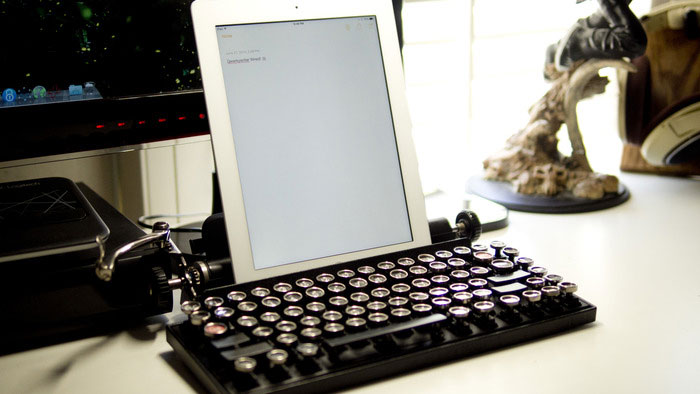 vintage-typewriter-qwerkywriter-usb-keyboard-brian-min-8 vintage-typewriter-qwerkywriter-usb-keyboard-brian-min-8