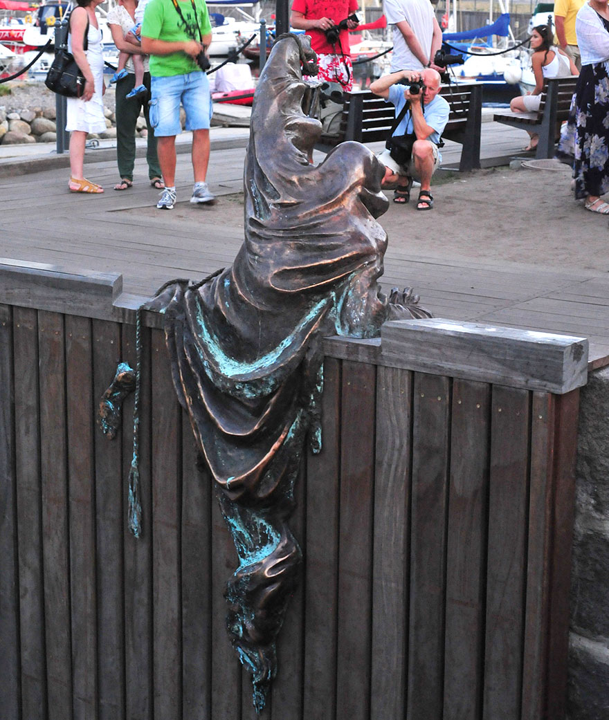 worlds-most-creative-statues-25-2 worlds-most-creative-statues-25-2