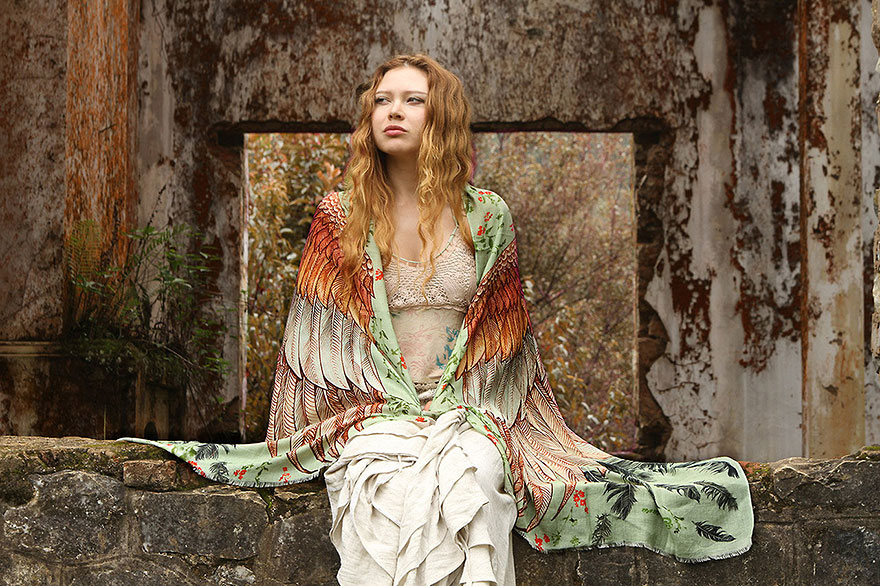 bird-scarves-wings-feather-fashion-design-shovava-13