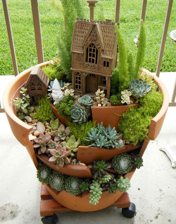 broken-pot-fairy-garden-6 broken-pot-fairy-garden-6
