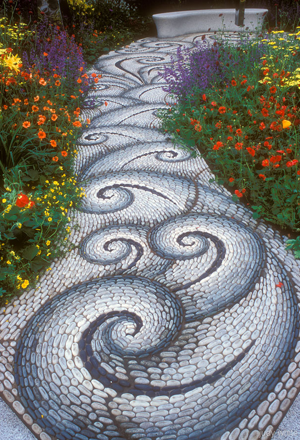 garden-pebble-stone-paths-3 garden-pebble-stone-paths-3