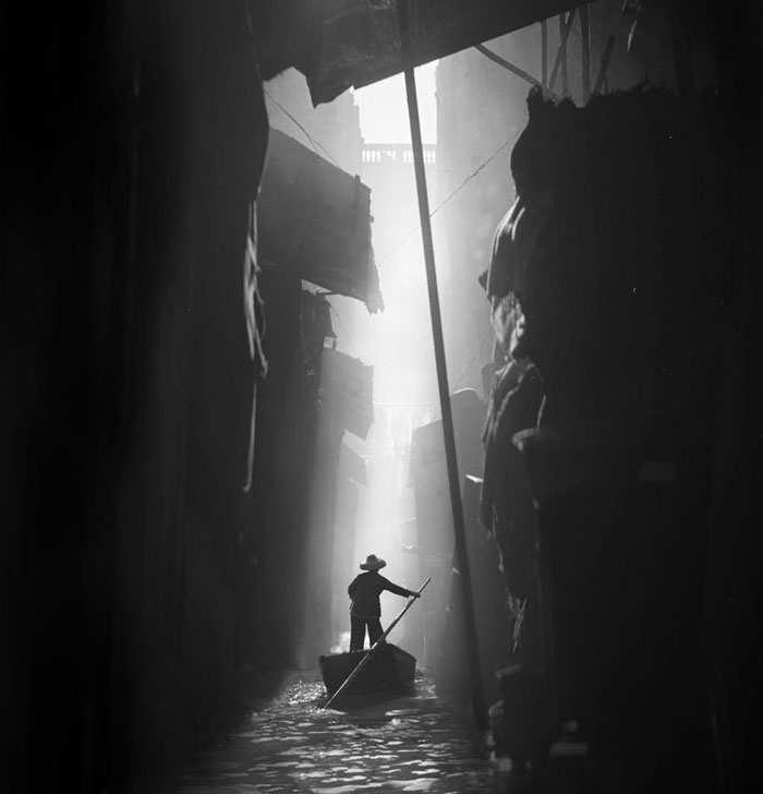 1950s Hong Kong Captured In Street Photography By Fan Ho