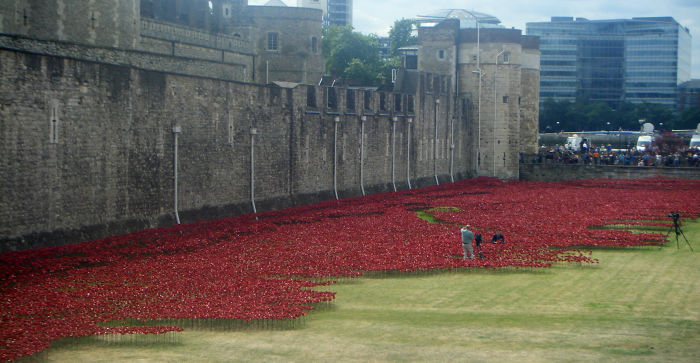 Tower Of London Remembers The Fallen Soldiers Of World War 1