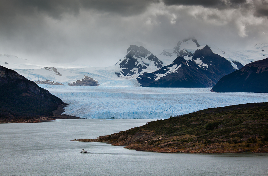 Living Ice: I Happened To Photograph The Rupture Of Perito Moreno Glacier Living Ice: I Happened To Photograph The Rupture Of Perito Moreno Glacier