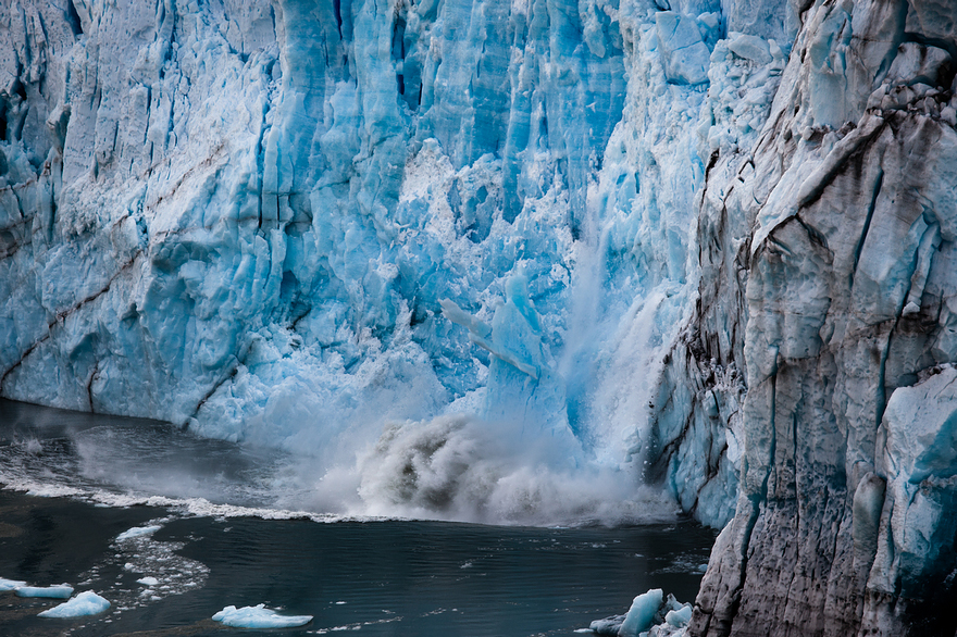 Living Ice: I Happened To Photograph The Rupture Of Perito Moreno Glacier Living Ice: I Happened To Photograph The Rupture Of Perito Moreno Glacier