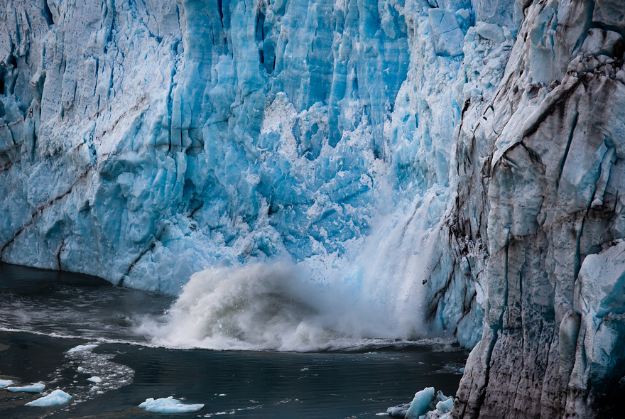 Living Ice: I Happened To Photograph The Rupture Of Perito Moreno Glacier Living Ice: I Happened To Photograph The Rupture Of Perito Moreno Glacier