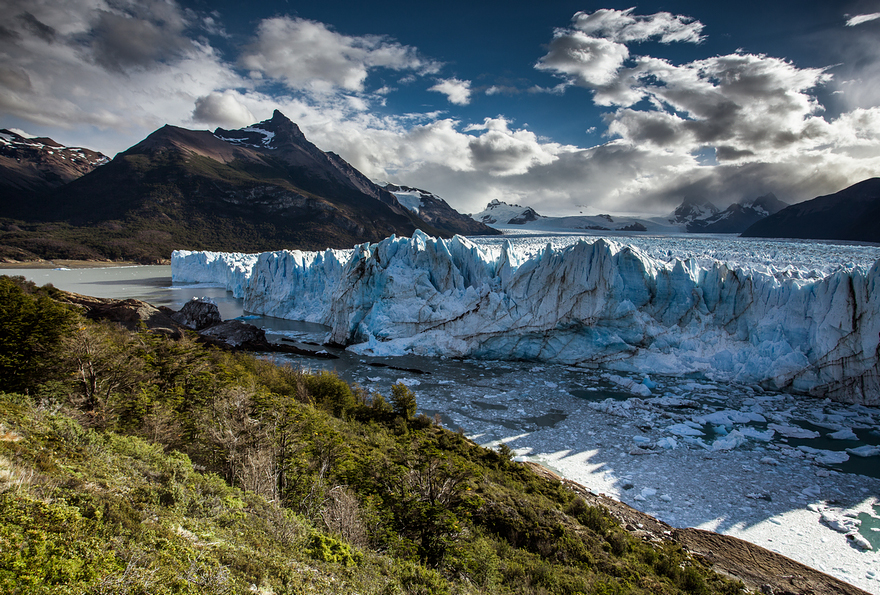 Living Ice: I Happened To Photograph The Rupture Of Perito Moreno Glacier Living Ice: I Happened To Photograph The Rupture Of Perito Moreno Glacier