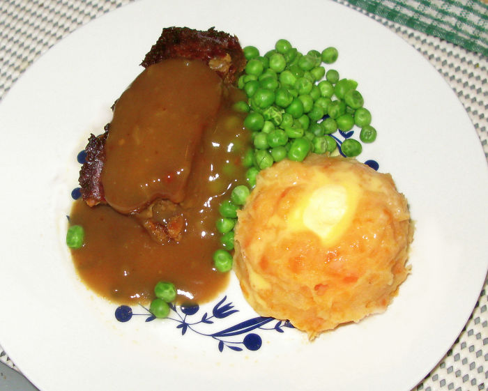 Budget Comfort Home Cooking - Meatloaf, Peas And Mash