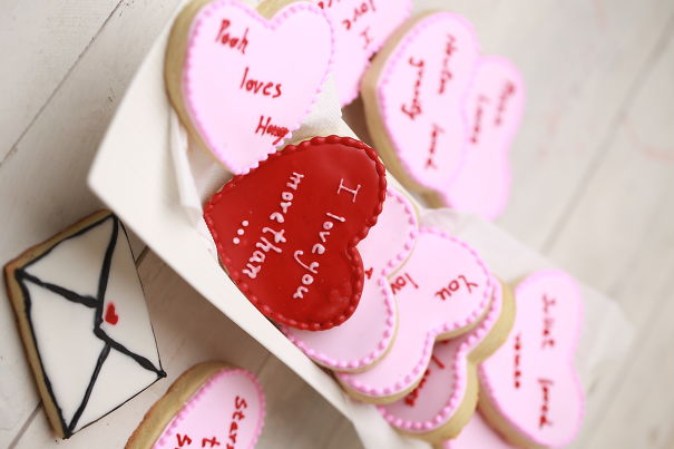 Cute Message Cookies From Cakesutra